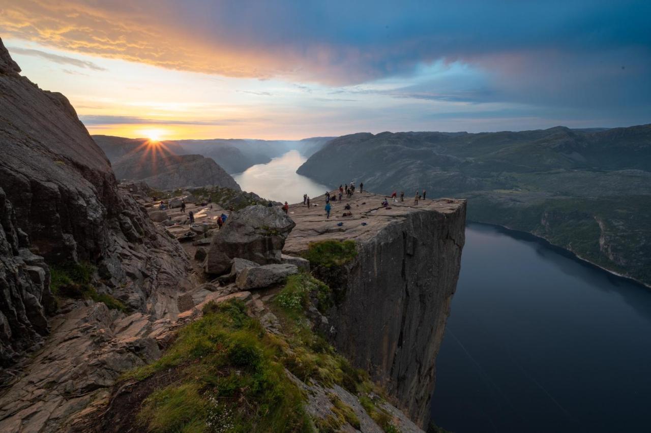 Hjelmeland Camping & Hostel Nokling エクステリア 写真