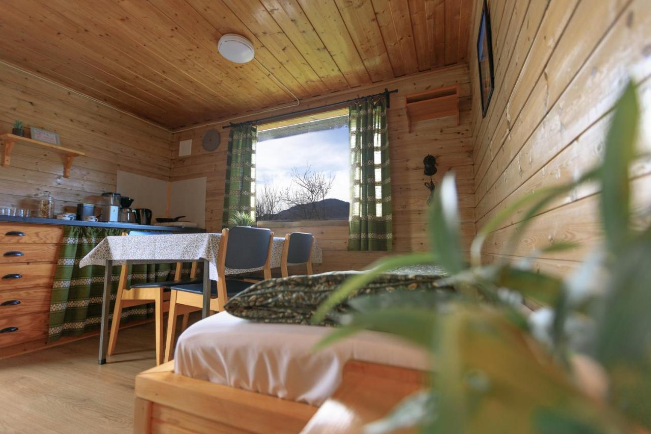 Hotel Nokling & Camping Hjelmeland エクステリア 写真