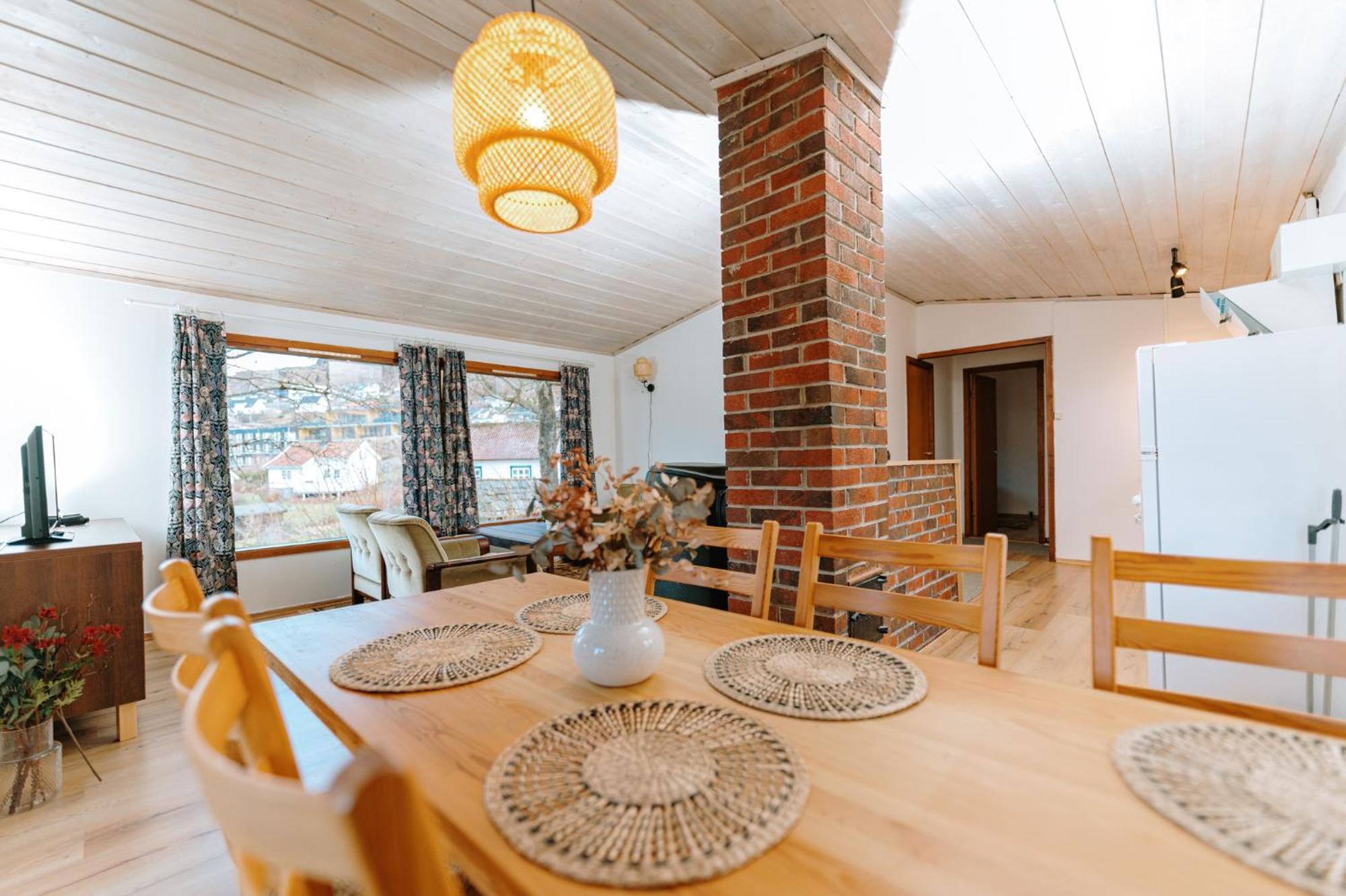Hotel Nokling & Camping Hjelmeland エクステリア 写真