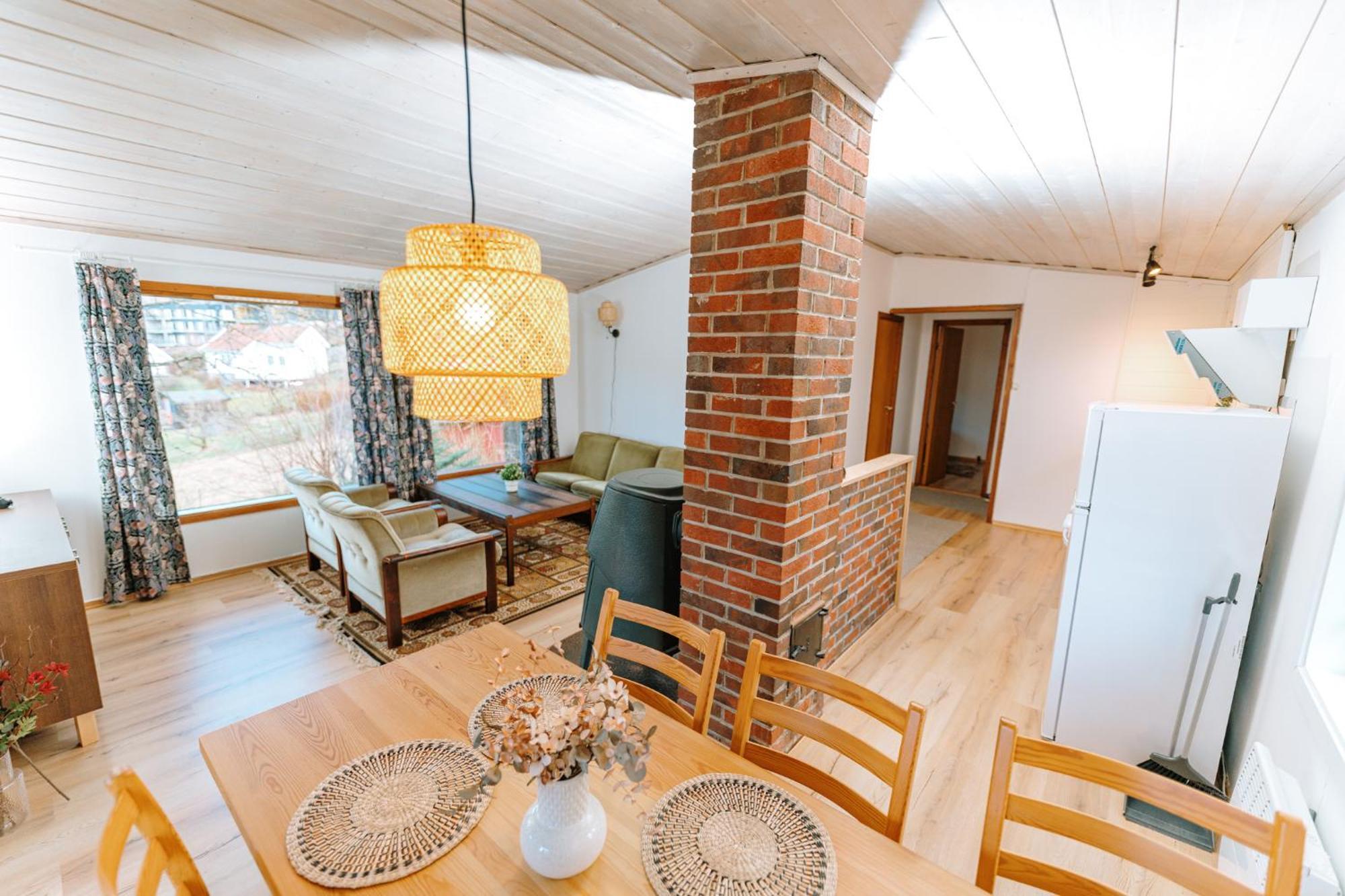 Hotel Nokling & Camping Hjelmeland エクステリア 写真