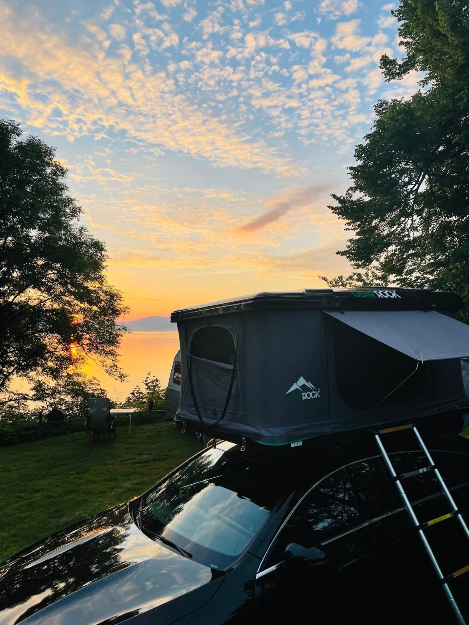 Hotel Nokling & Camping Hjelmeland エクステリア 写真