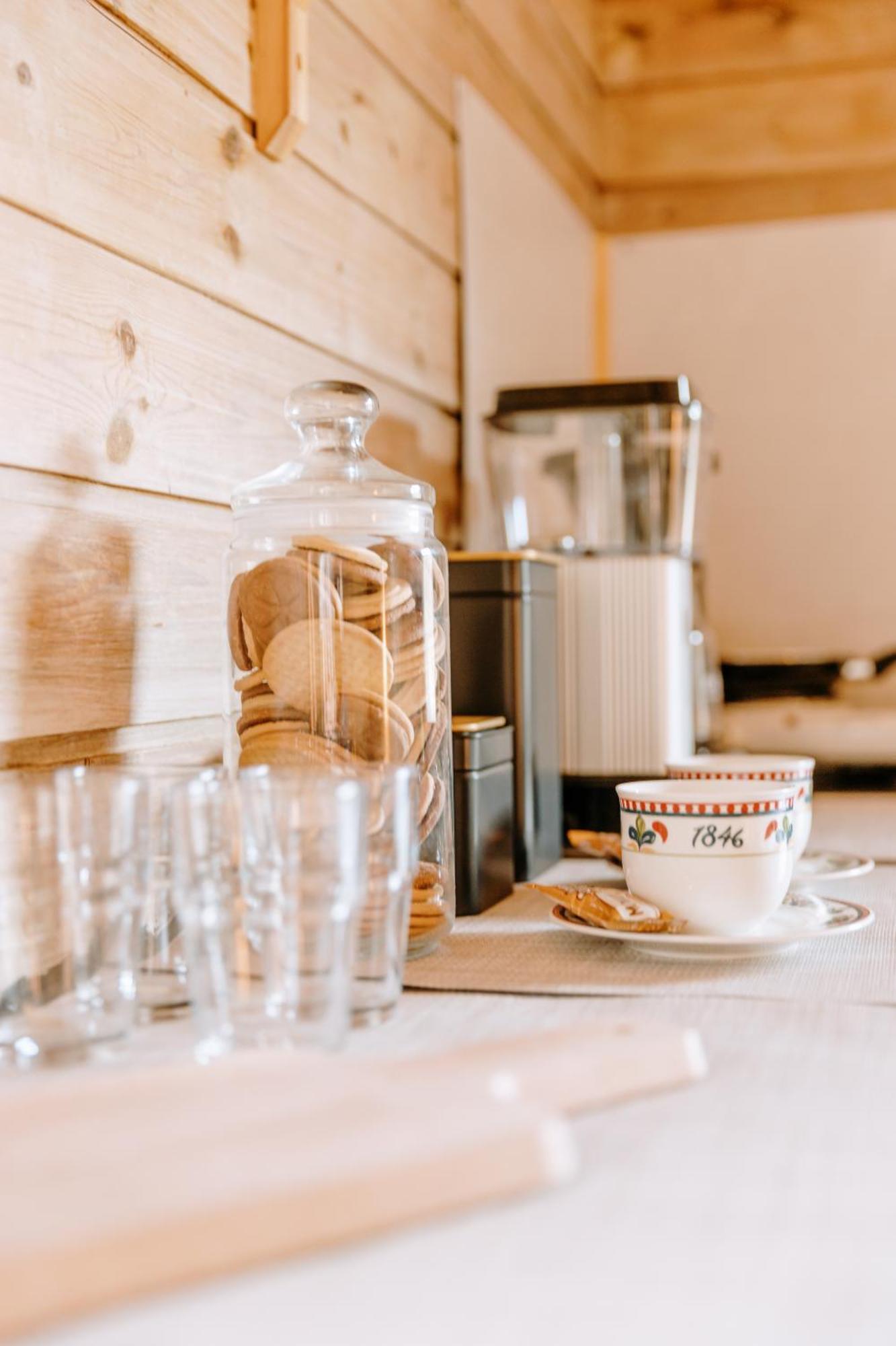 Hotel Nokling & Camping Hjelmeland エクステリア 写真
